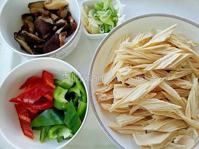 炝锅腐竹怎么做