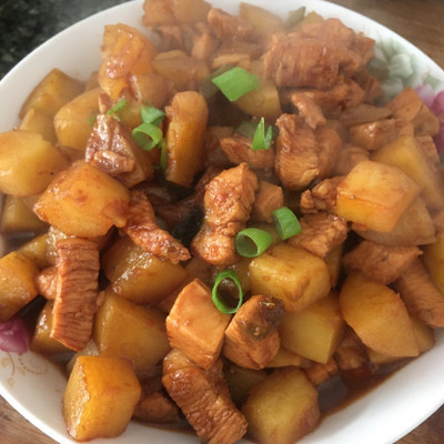 土豆炖鸡心的做法