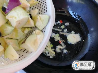 炒圆茄子的家常做法