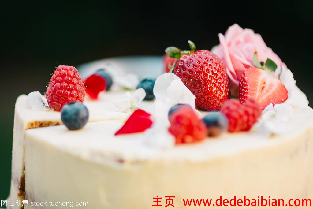 蛋糕上的奶油是怎么做的