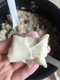 猪肉白菜香菇馅饺子的做法