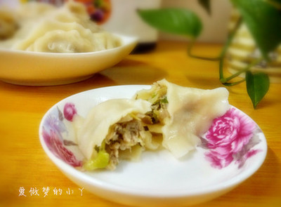 猪肉白菜香菇馅饺子的做法
