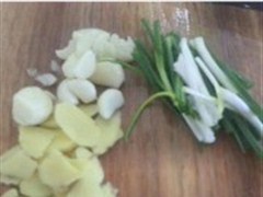 花鲢鱼头炖豆腐