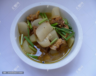 白萝卜炖鸡肉