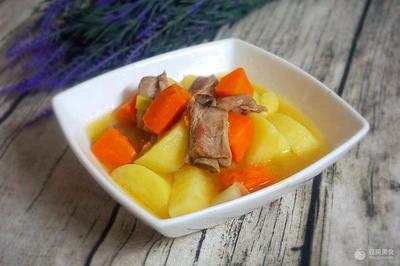 土豆胡萝卜排骨