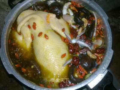 高压锅香菇炖鸡的做法