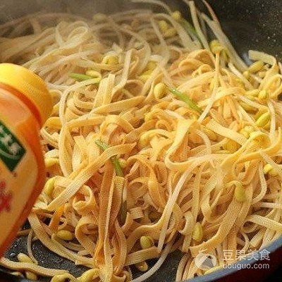 鸡汁豆腐皮的做法