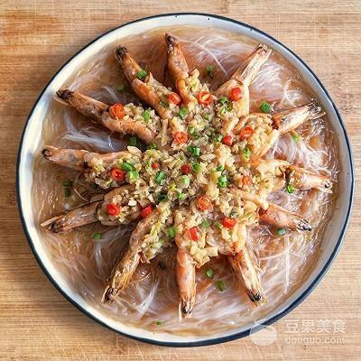蒜蓉开背虾蒸粉丝的做法