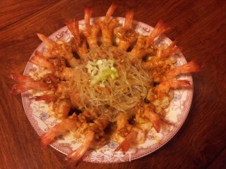 蒜蓉开背虾蒸粉丝的做法