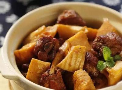 冬笋炖排骨的做法