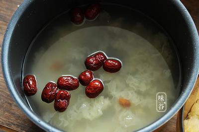红枣银耳粥的做法