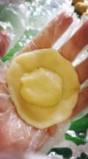 做蛋黄酥用什么面粉