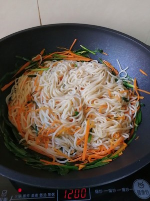 鸡蛋炒粉条的家常做法