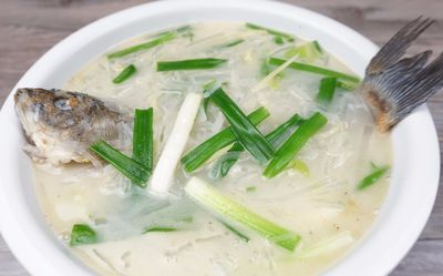 白萝卜鲫鱼汤