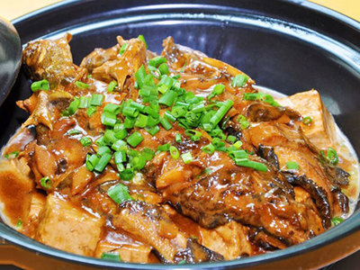 鱼焖豆腐的做法