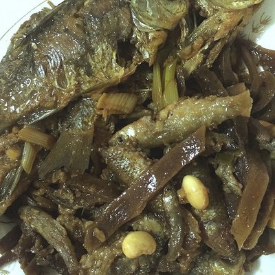 小鱼炖咸菜的家常做法