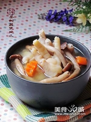 鸡爪煲汤