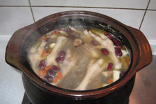 鸡爪煲汤