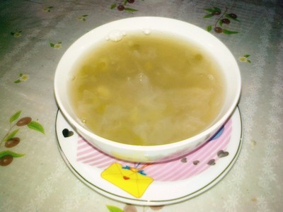 银耳薏米汤的功效