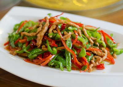 家常青椒肉丝