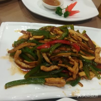 家常青椒肉丝