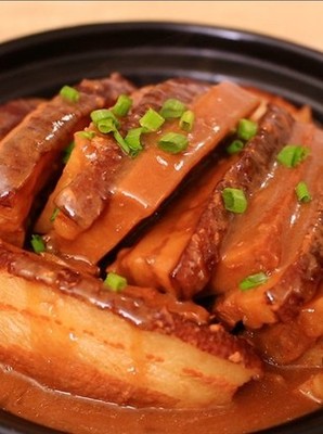 芋头扣肉的家常做法