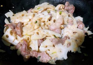 莲藕炒肉片的家常做法