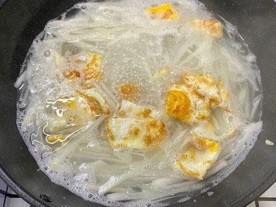 白萝卜煮鸡蛋