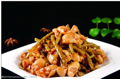 酸豆角炒肥肠
