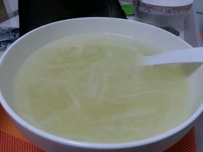 白萝卜丝汤的功效