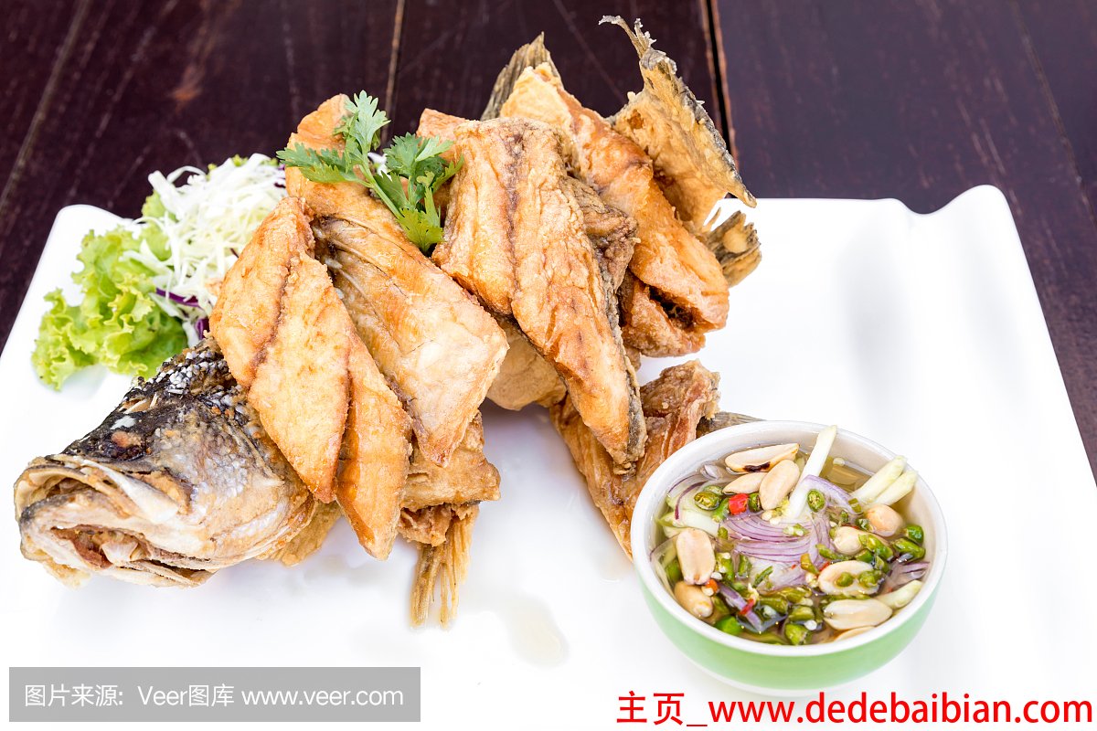 油炸鲈鱼