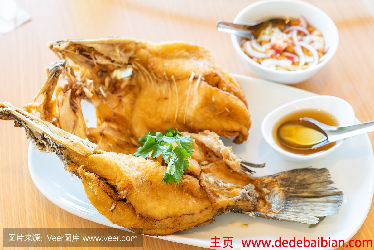 油炸鲈鱼