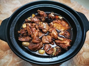 广东砂锅焖鸡的做法