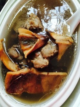 新鲜鱿鱼汤的做法大全