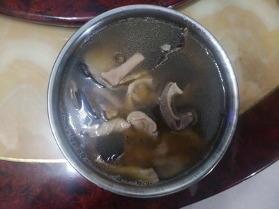 猪肚香菇汤的做法