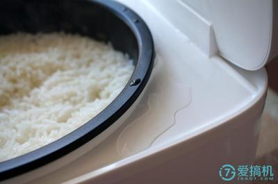 煲米饭放多少水