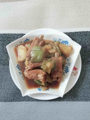 羊排炖茄子的做法