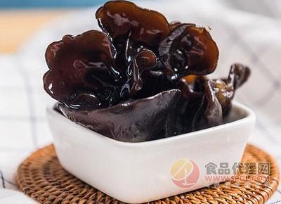怀孕中期可以吃木耳吗