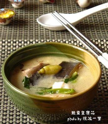 清炖鲶鱼豆腐汤的做法