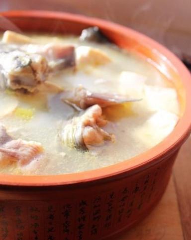 清炖鲶鱼豆腐汤的做法