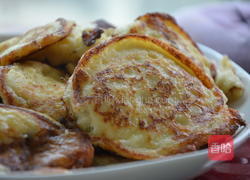 炸土豆泥饼的做法