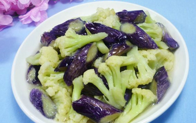 菜花和什么炒好吃
