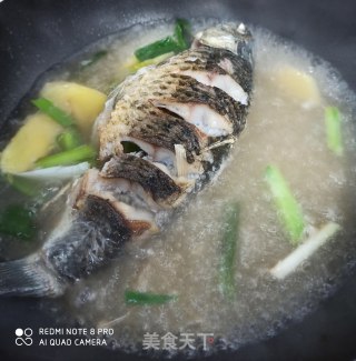 清炖鲫鱼豆腐汤的做法