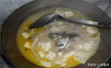 清炖鲫鱼豆腐汤的做法