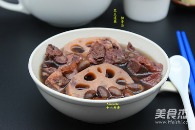 莲藕黑豆排骨汤