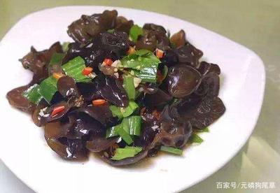 圆葱拌木耳的做法凉拌