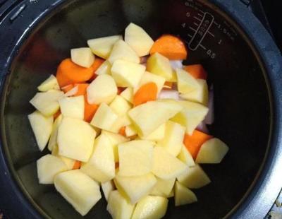 土豆洋葱胡萝卜的做法